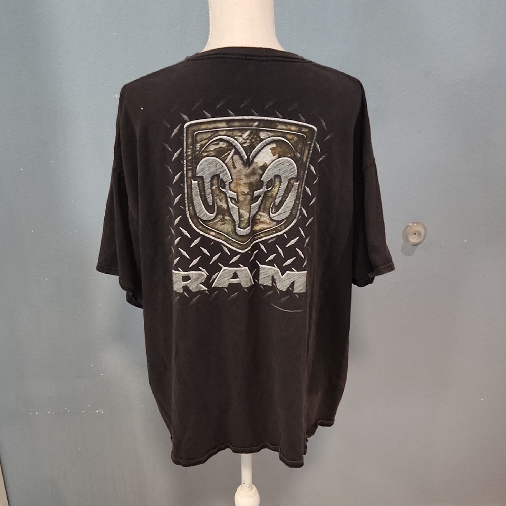 Dodge Ram Pick-up Truck Short Sleeve Distressed Grunge Tee Shirt Retro 90's